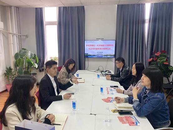 951f18ac41a56451295f191efcdeeb4